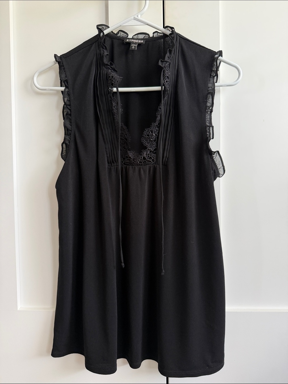 Express Black Lace-Trim Sleeveless V-Neck Camisole